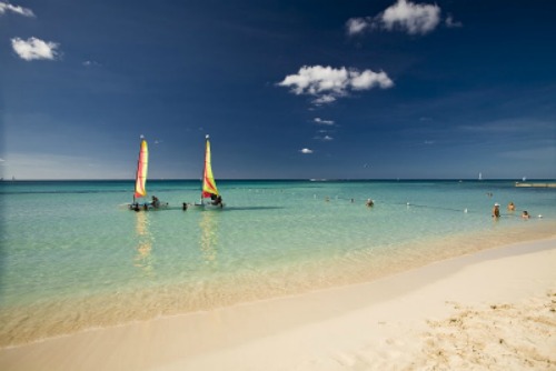 bavaro-beach-sailing-photo used with kind permission from Hoteles Catalonia